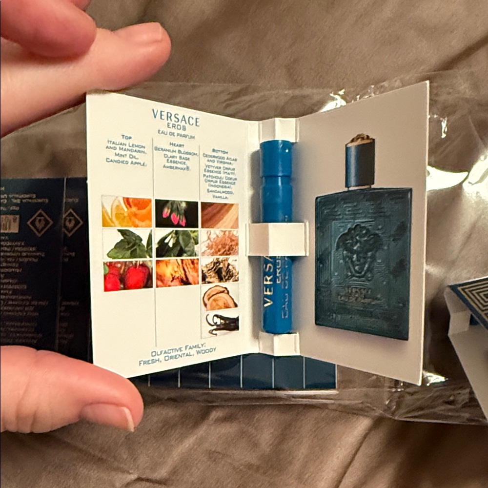 Versace Eros Eau de Parfum sample pack— set of 12 new in package - Picture 4 of 7